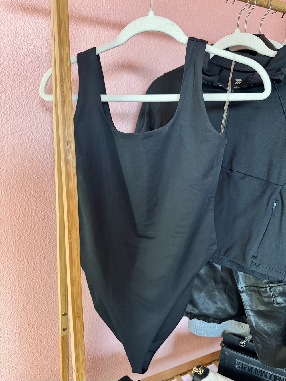 Women's Black Scoop Neck Stretch Bodysuit